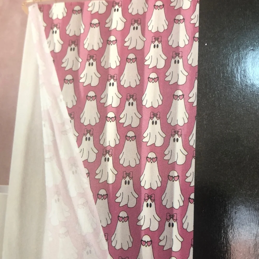 NWT Betsy Johnson 14-Piece White Ghost w/Pink Bow Shower Curtain Set